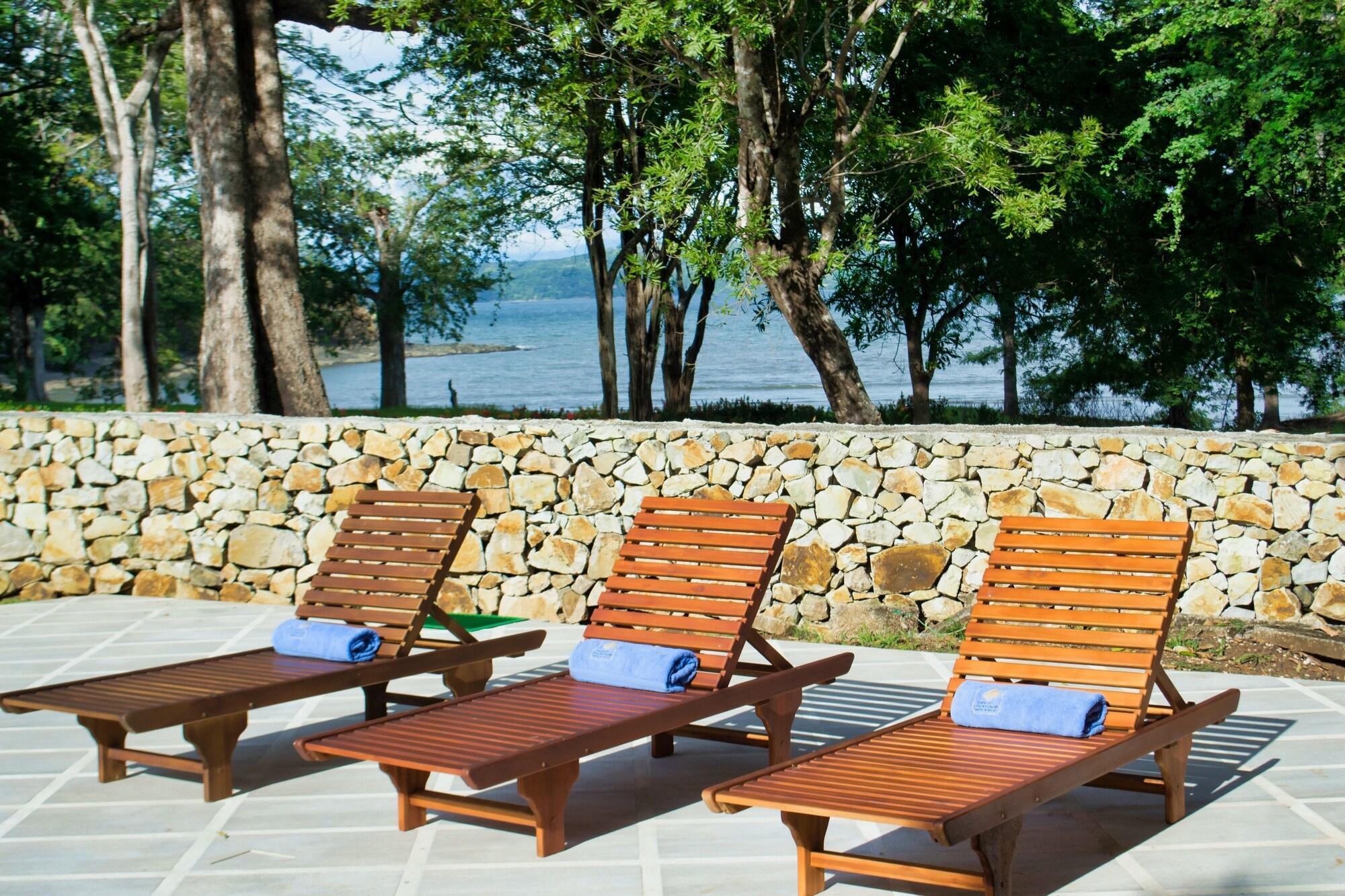 Papagayo Golden Palms Beachfront 4*