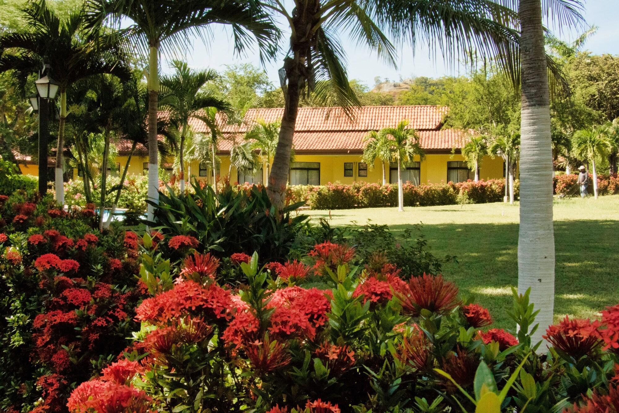 Hotel Papagayo Golden Palms Beachfront 4*